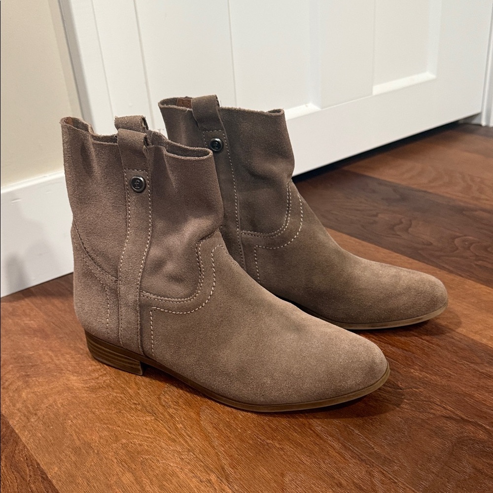 FRYE & CO. Sarah Shortie Suede Ankle Boots
